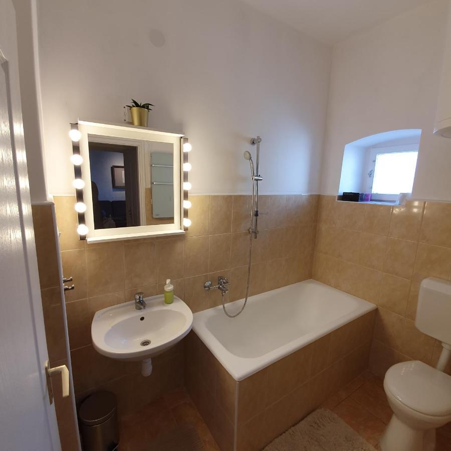 Corte Apartman Pápa Eksteriør bilde